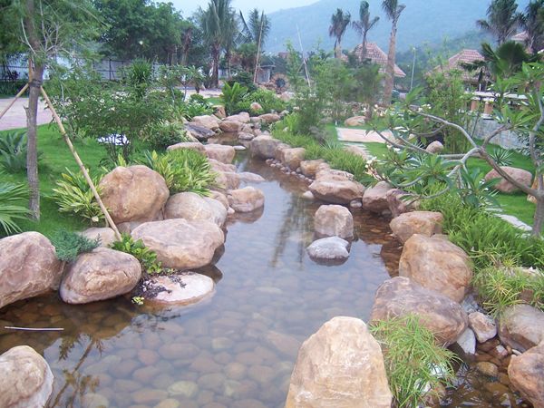 駁岸景石